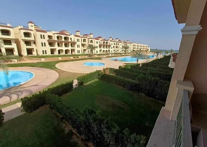 Lasirina Palm For Families Only Resort